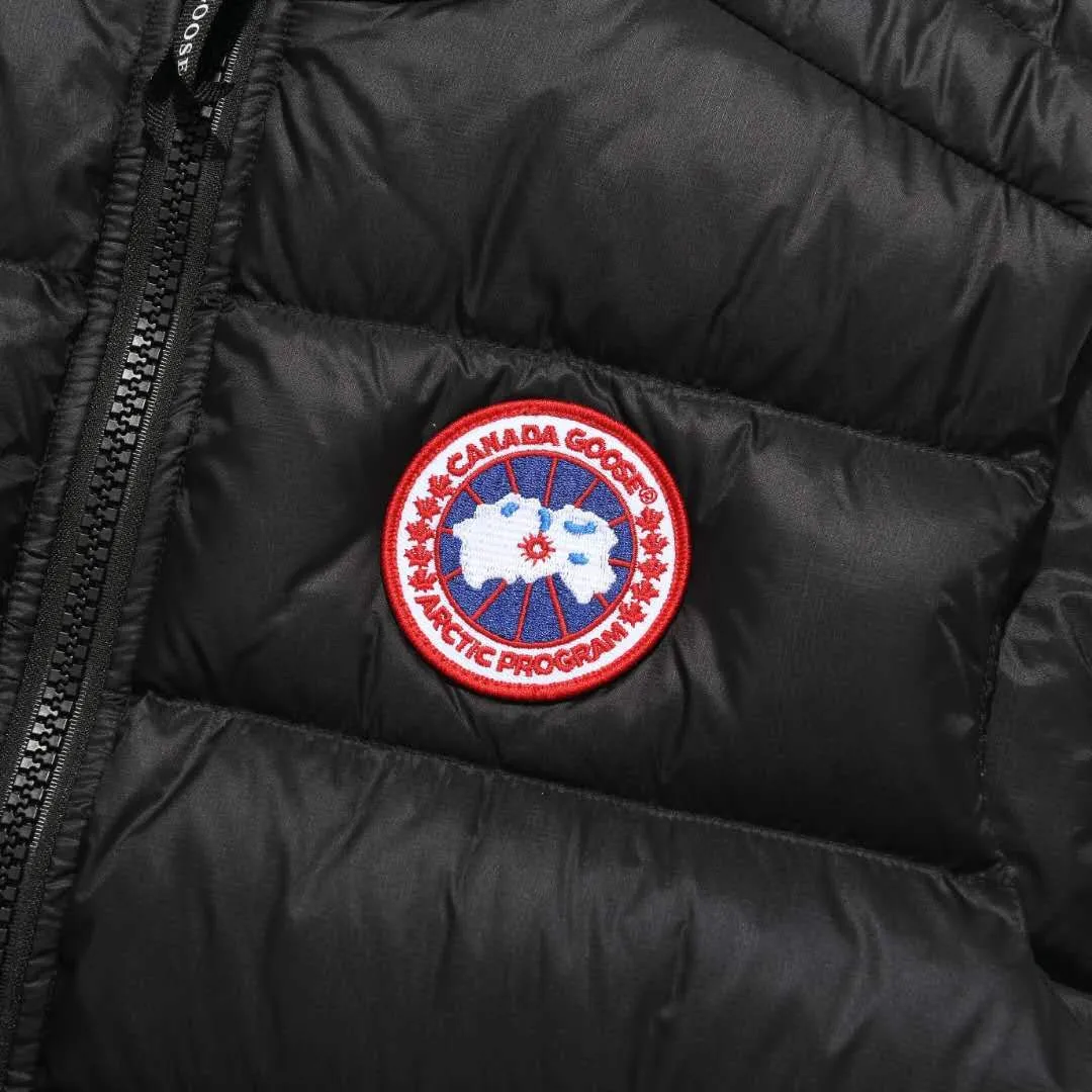 P500 Canadian brand CanadaGoose men's and women's CROFTON lightweight down vest 2229M DWR water repellent treatment WindWall windproof fabric 700 fleece filling original mold opening details one to one production The upper body effect is stunning Exclusively available on the Xiaohongshu purchasing platform The highest version on the market Size: XS S M L XL XXL